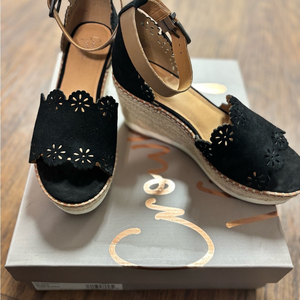 Black flower Wedge Sandals